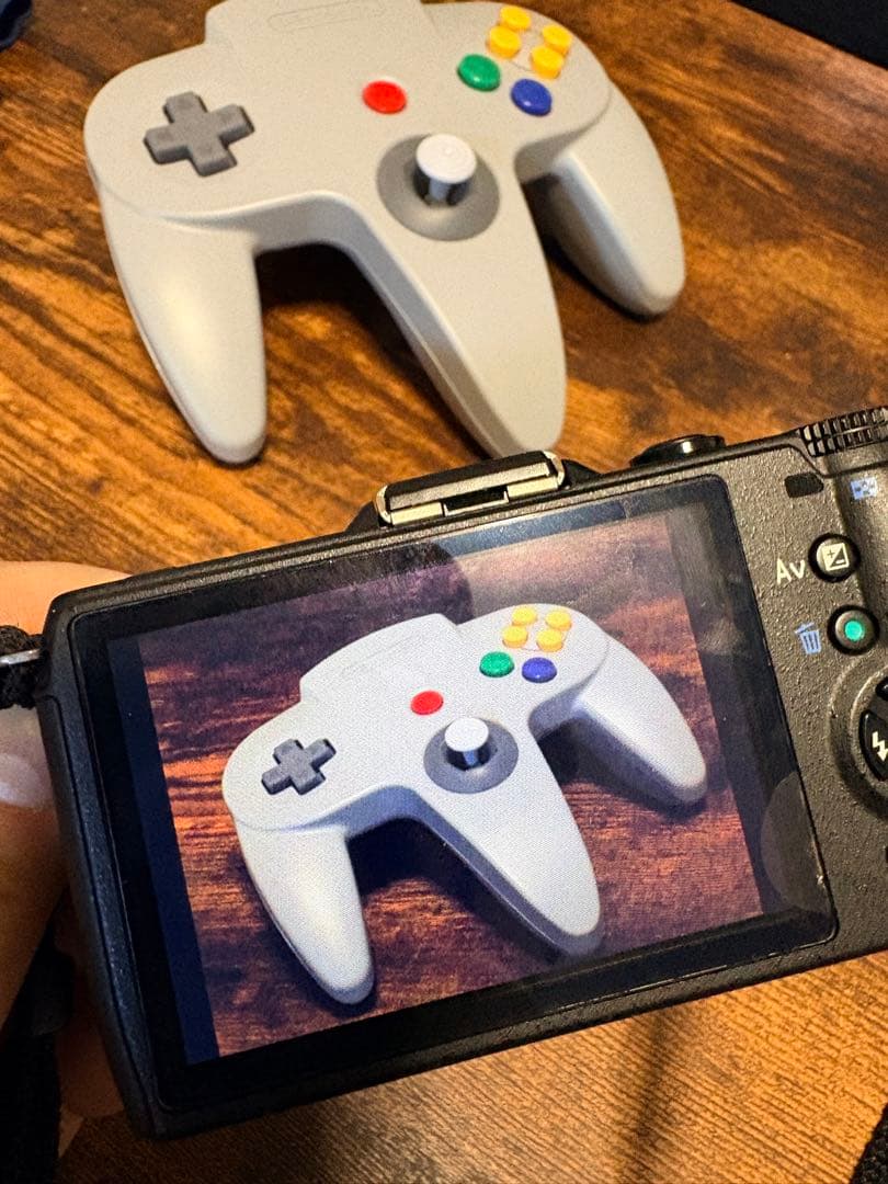 ペンタックス PENTAX Q10本体+バッテリー充電器 +撮り方ハンディブック