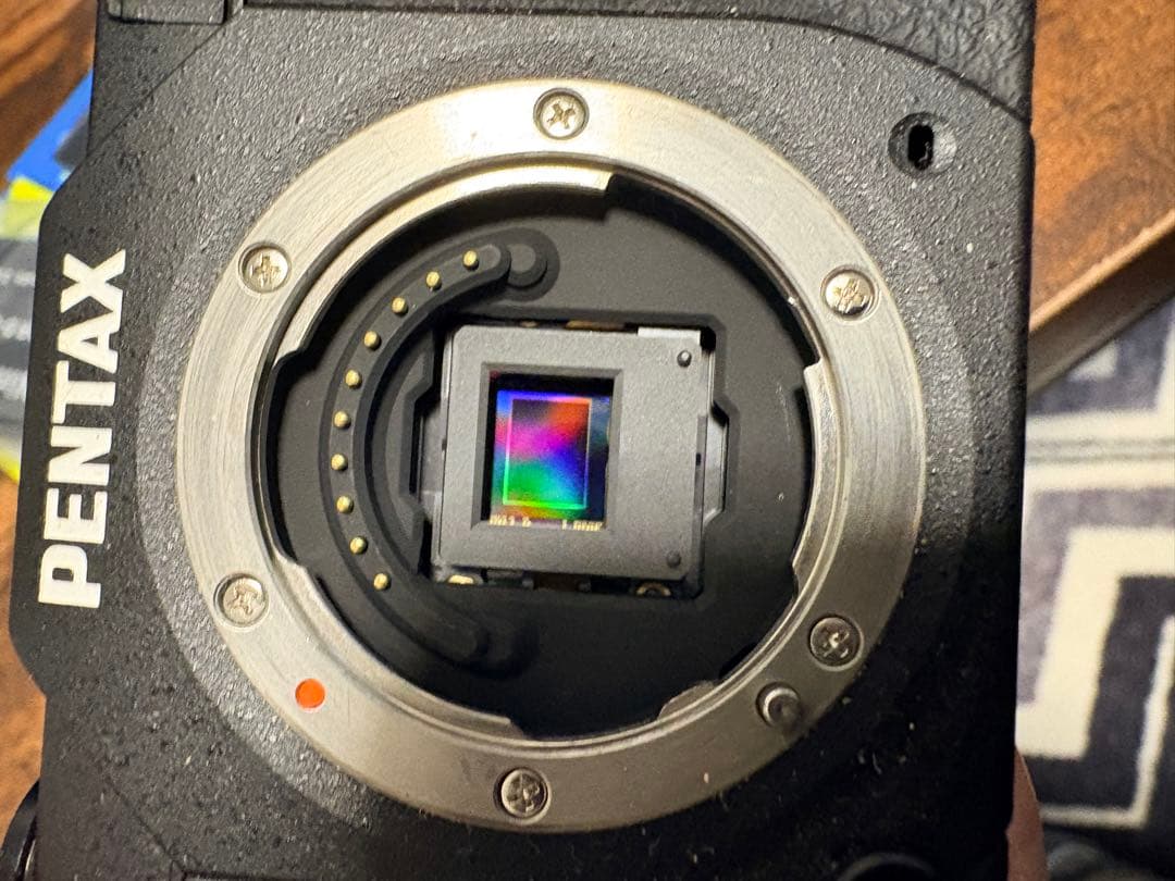 ペンタックス PENTAX Q10本体+バッテリー充電器 +撮り方ハンディブック