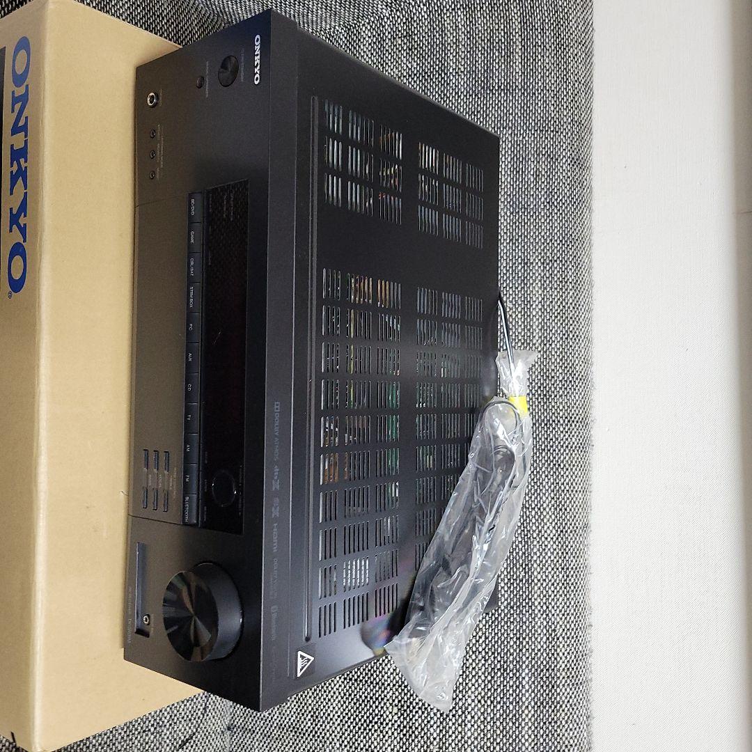 未使用展示品　Onkyo 5.2 Ch AVレシーバー TX-SR393