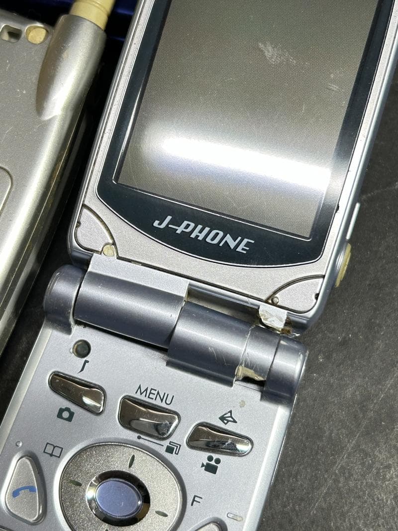 大量 携帯電話 ガラケー docomo/au 他 37台 ジャンク 部品取り