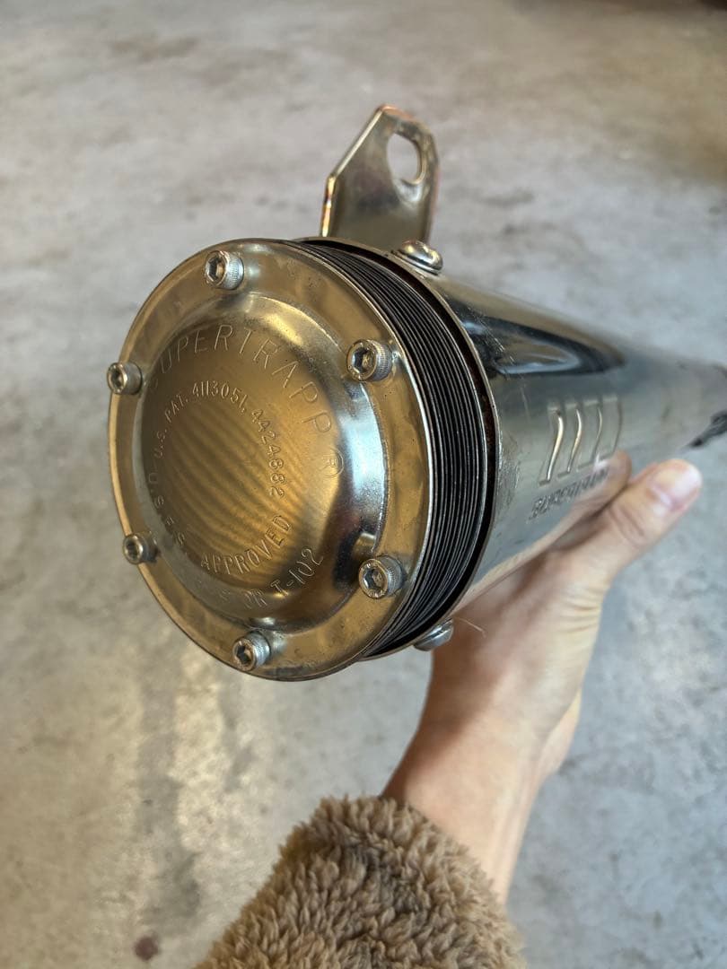 SR400 RH01J スーパートラップ マフラー