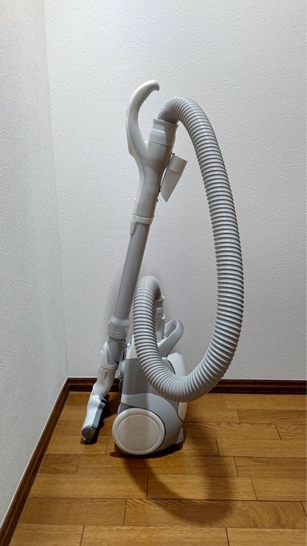 紙パック式掃除機　パナソニック電気掃除機 MC-PBKN6A-H 2021年製