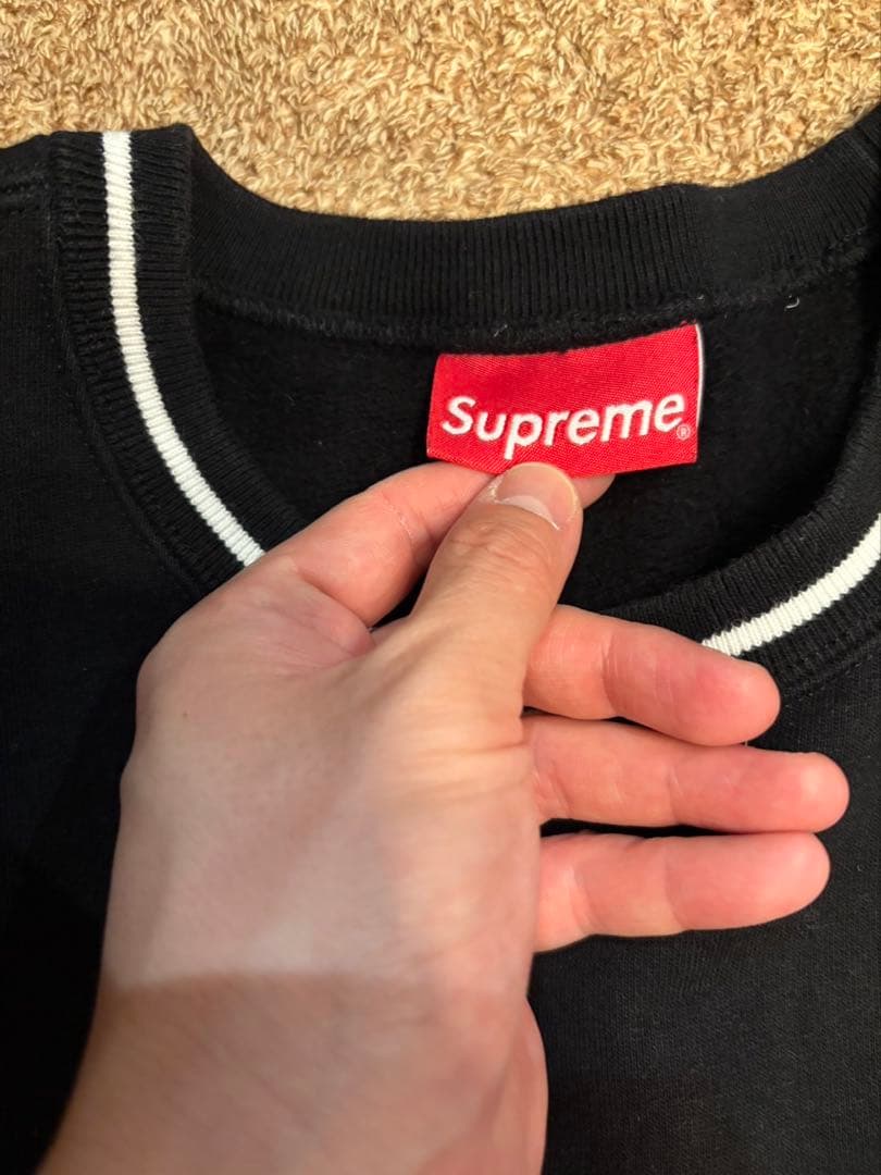 シュプリーム　supreme スウェット　刺繍ロゴ　黒赤　裏起毛