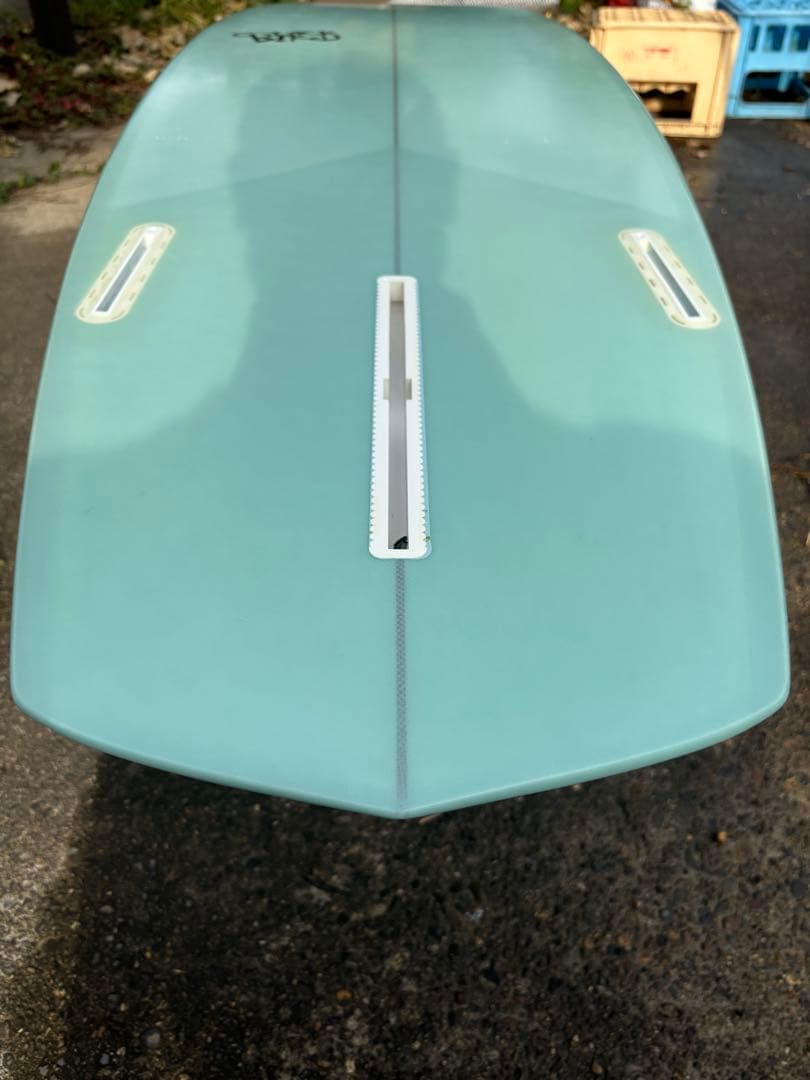 超極上　ブラックバードサーフボード6.4 ミッドレングス