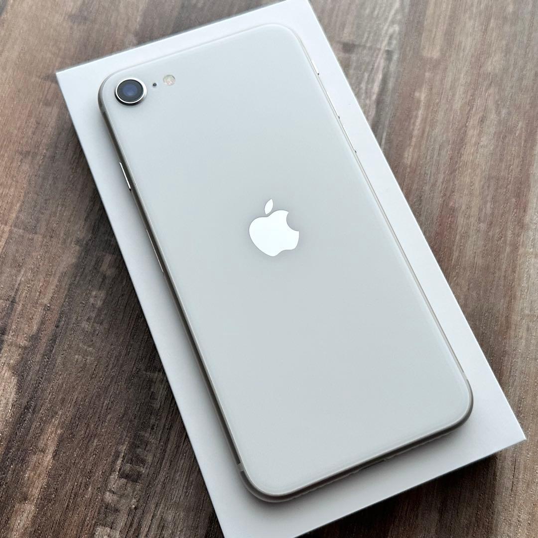 【上美品☆】iPhoneSE 第3世代 本体 White 64GB SIMフリー
