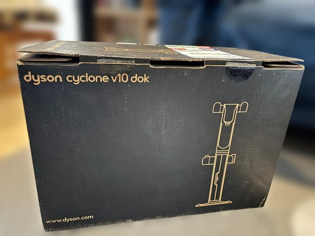 DysonV10 Fluffy（外箱・フロアドック付、動作可、バッテリー要交換）