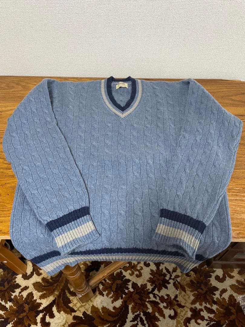 新品未使用【ウィリアムロッキー】サイズ40カシミヤ100%Vネックセーター