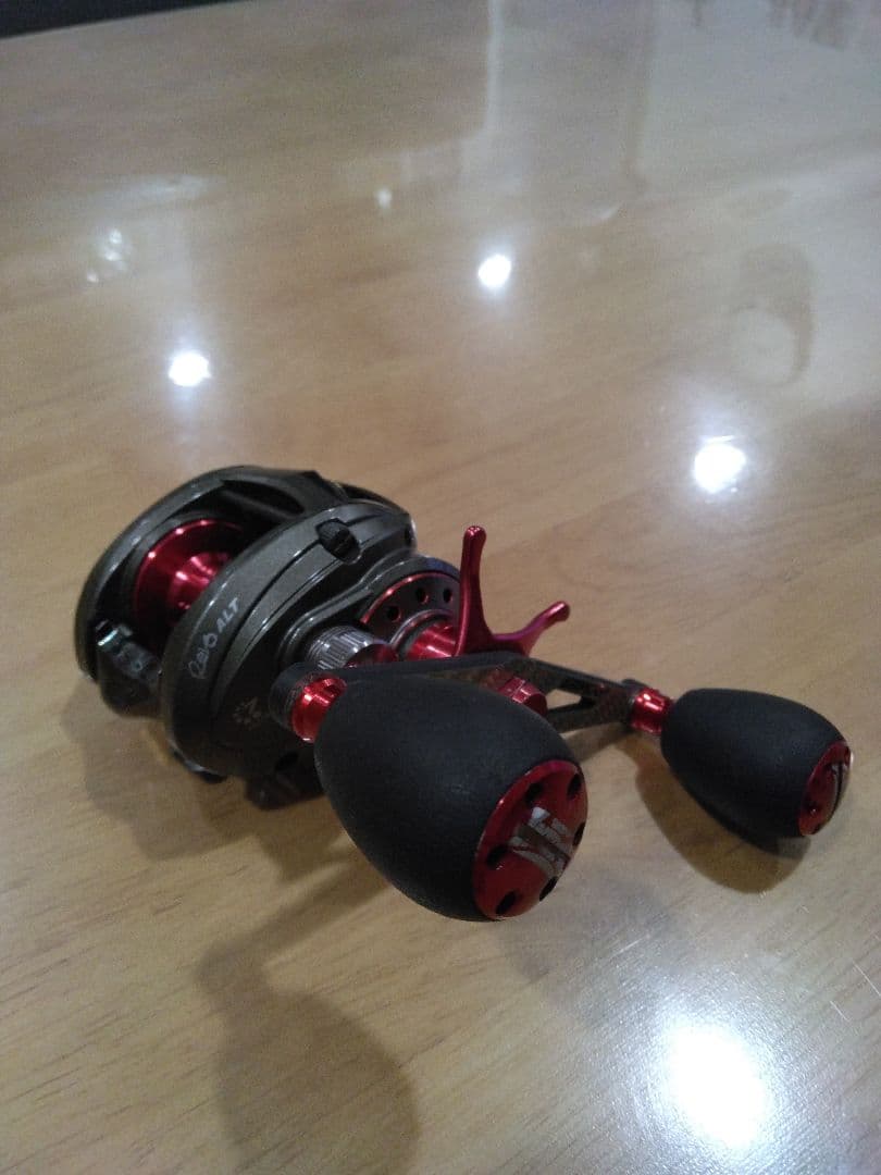 アブガルシア　レボALT　ZPIハンドル　シルバー　スタードラグ仕様