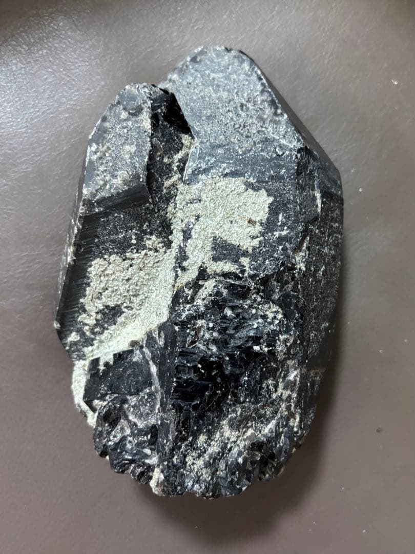 黒水晶　モリオン　原石　木製スタンド付き　2.3kg 特大結晶　パワーストーン