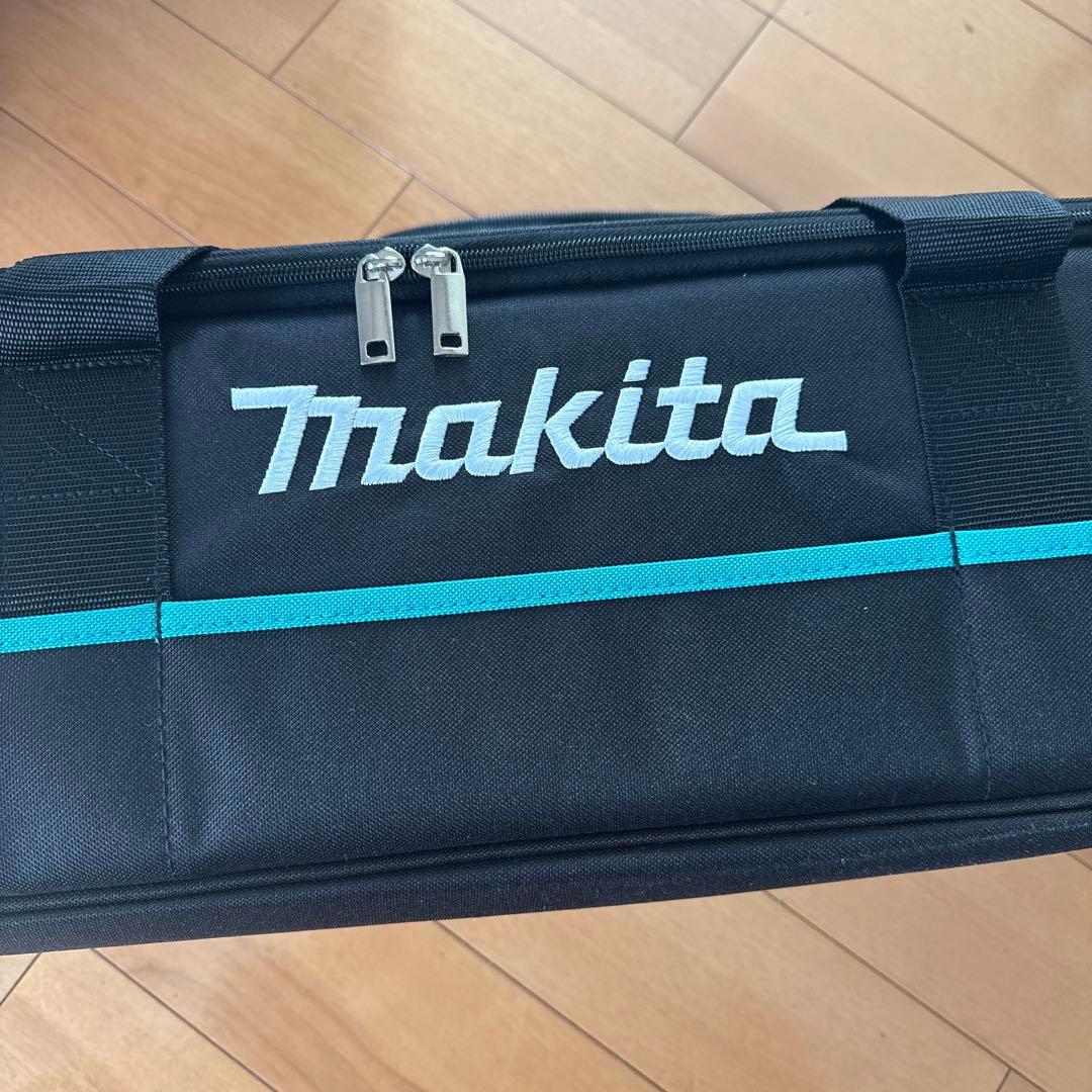 マキタ makita クリーナー　バッテリー　充電器　掃除機　オリーブ　工具