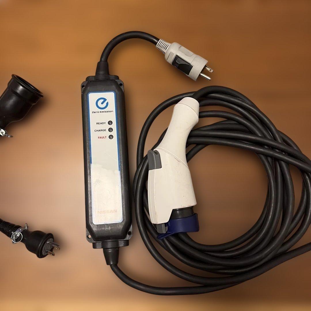 Nissan EV充電ケーブル 29690-3NKE 中古