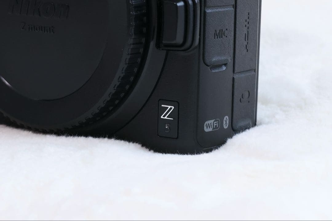 Nikon Z5 + Z 24-70mm f4 S（ボディ箱なし、レンズ箱あり）