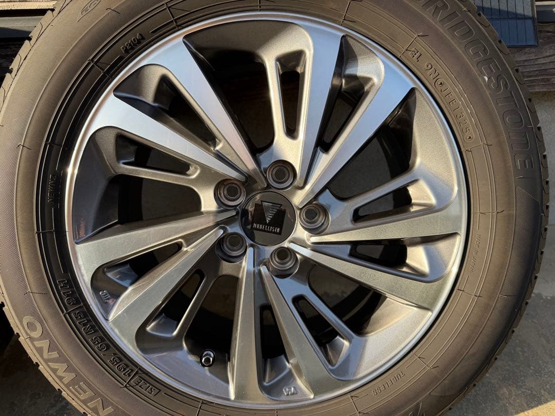 【送料無料】50プリウス　トヨタ純正モデリスタ　15インチ　4本セット