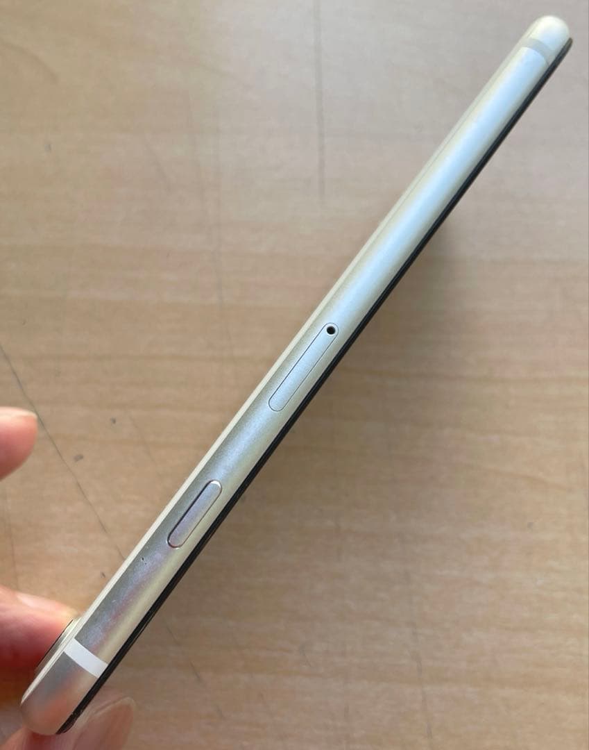 iPhone SE 第2世代　ホワイト　64GB A2296 #4