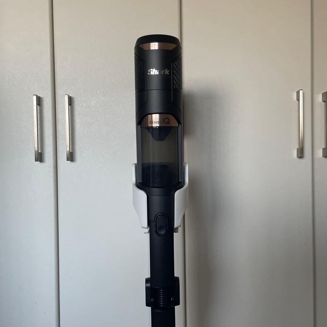 Shark CleanSense iQ+ IW3241JBK メタルブラック