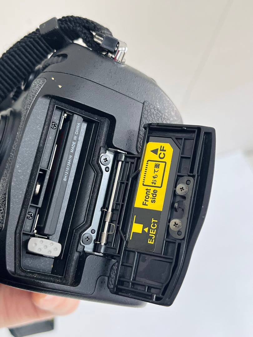 Nikon D300 18-55mmレンズキットバッテリー・充電器・SDカード付