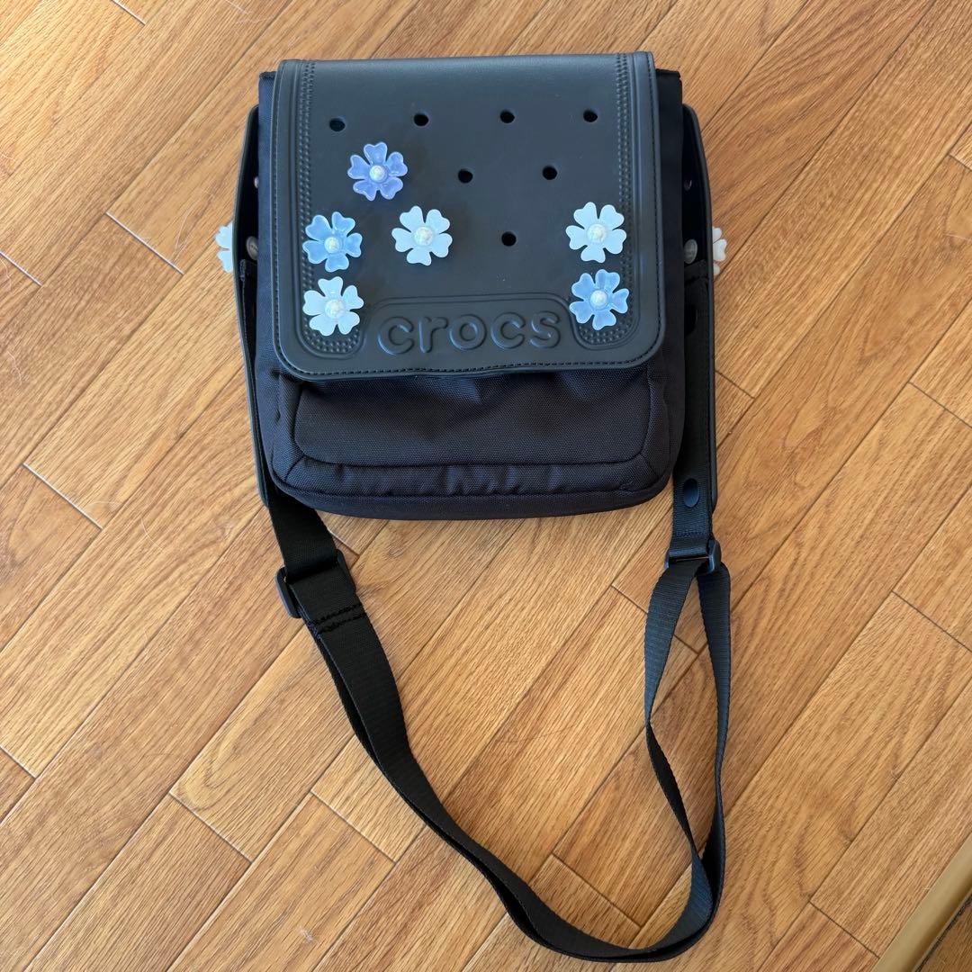 【専用です】未使用品　クロックス　クラシッククロスボディー　ショルダー　ブラック