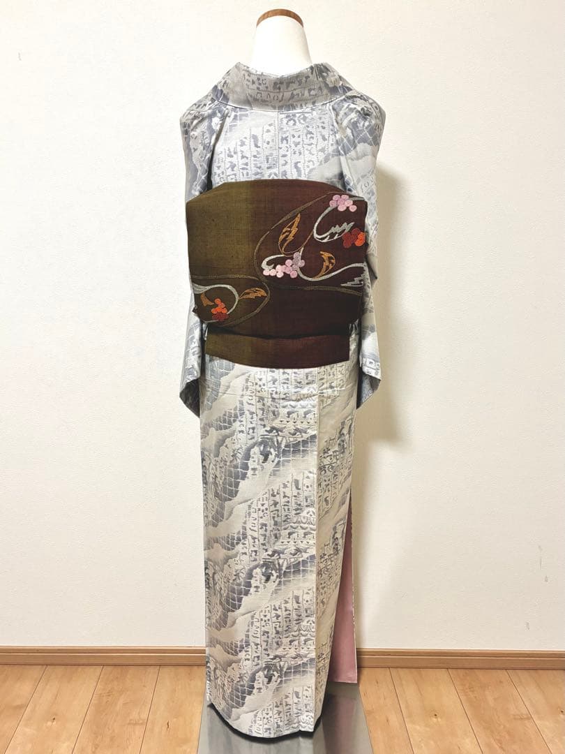 名古屋帯　相良刺繍　葡萄唐草　九寸　正絹