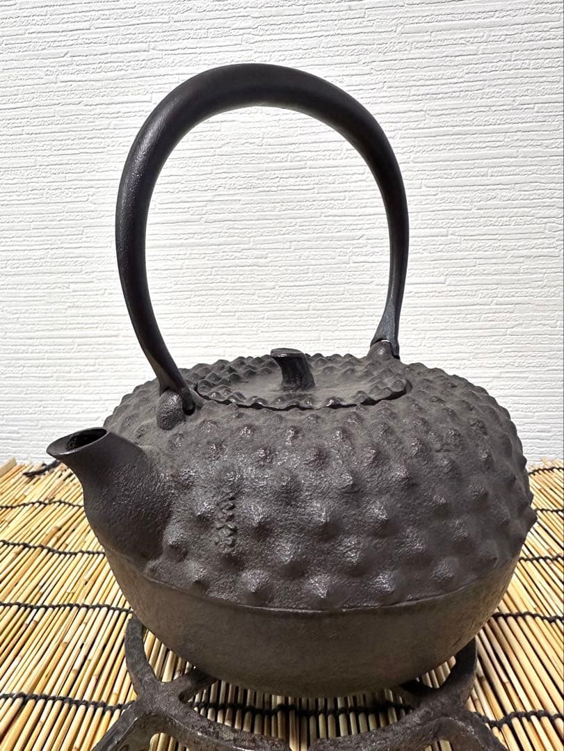 未使用品　南部長文堂 二代目 長谷川文雄造　鬼アラレ　南部鉄瓶　南部鉄器