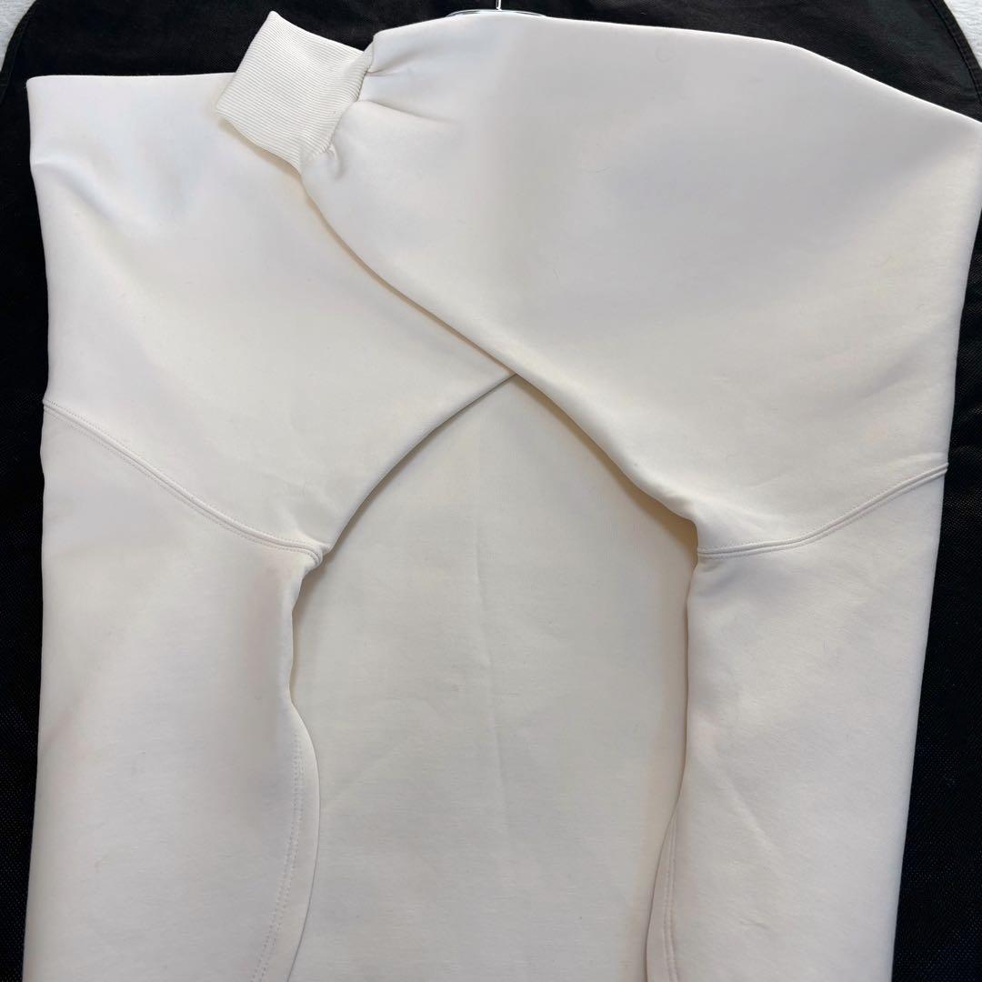 【24AW極美品】BEARDSLEY ダンボールサークルプルオーバー アイボリー