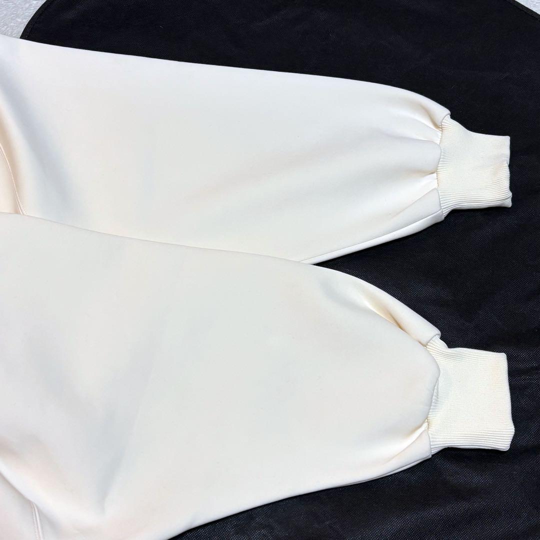 【24AW極美品】BEARDSLEY ダンボールサークルプルオーバー アイボリー