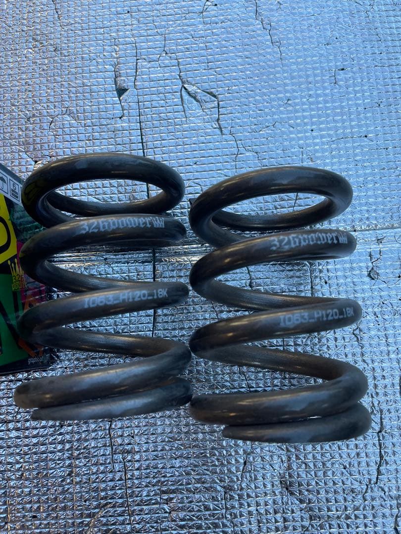 30プリウス 326バネ