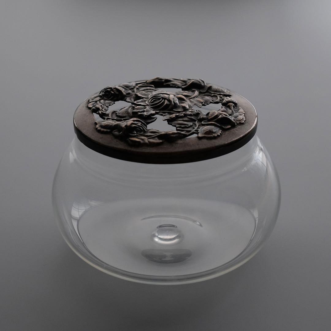 英国アンティーク1920年頃　純銀透かし彫り蓋ガラスポプリジャー 大型サイズ