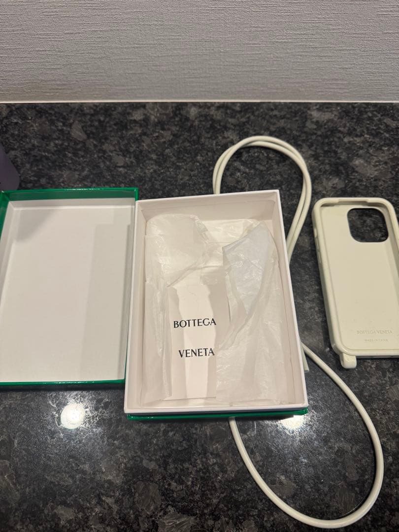 BOTTEGA VENETA iPhoneケース ストラップ付き