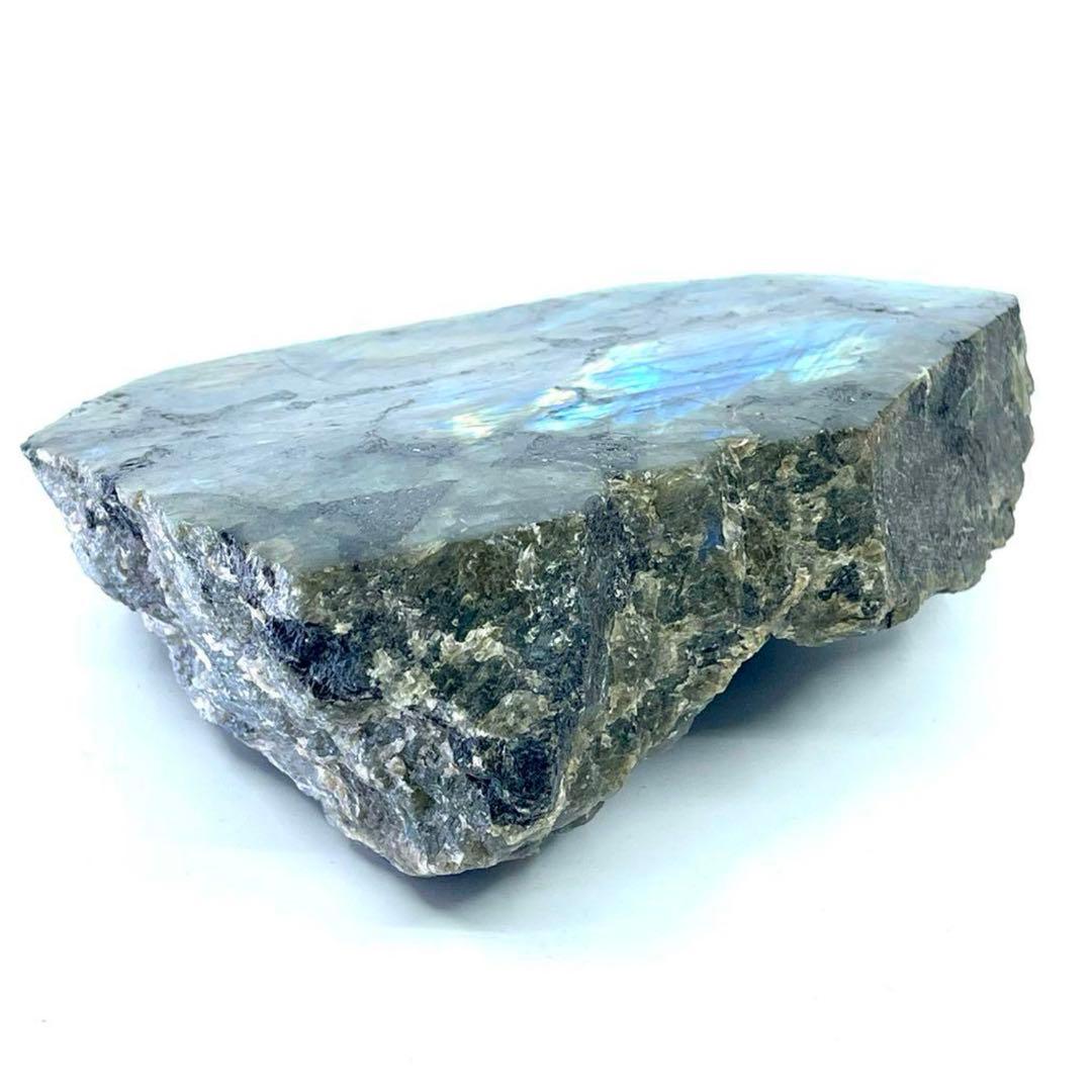 ラブラドライトハーフカット　原石