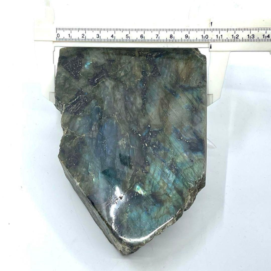 ラブラドライトハーフカット　原石