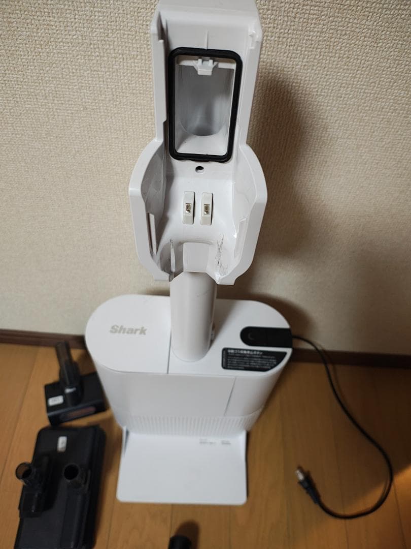 シャーク★コードレスクリーナー★LC301JBK★バッテリー新品と同等★難あり