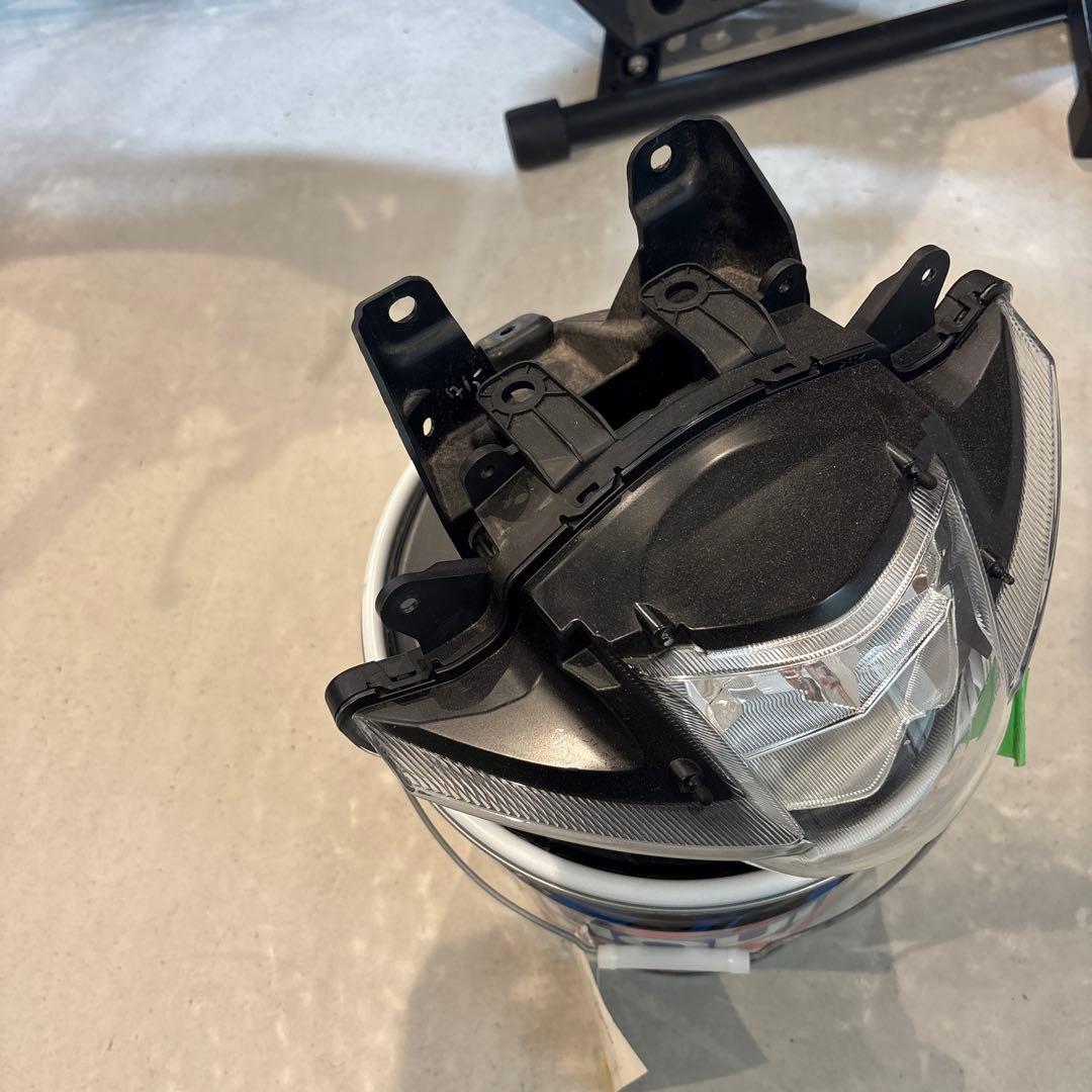 未使用　純正　gsxr125 gsxr150 ヘッドライト