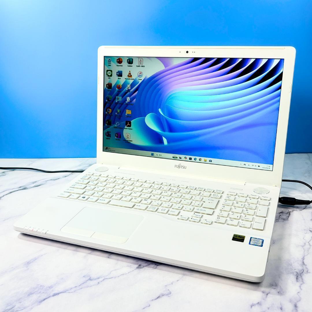 美品！Corei7・16GB・SSD・ブルーレイ・ホワイト・ノートパソコン