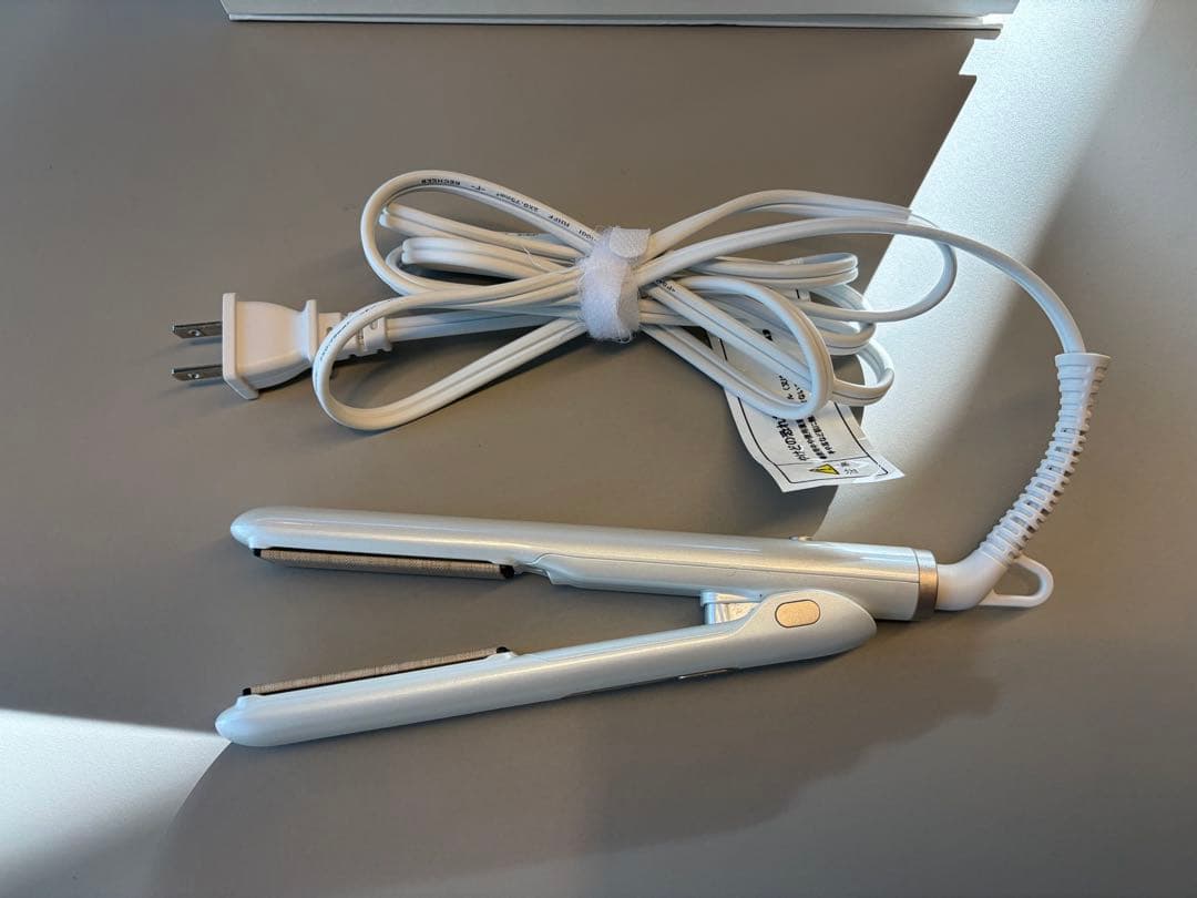 【美品】KINUJO ストレートヘアアイロンミニ　ホワイト