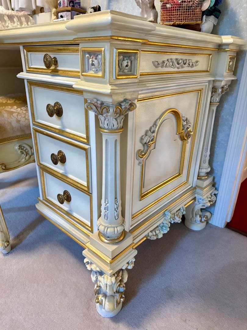 イタリア SILIK シリック社 最高級クラシック家具