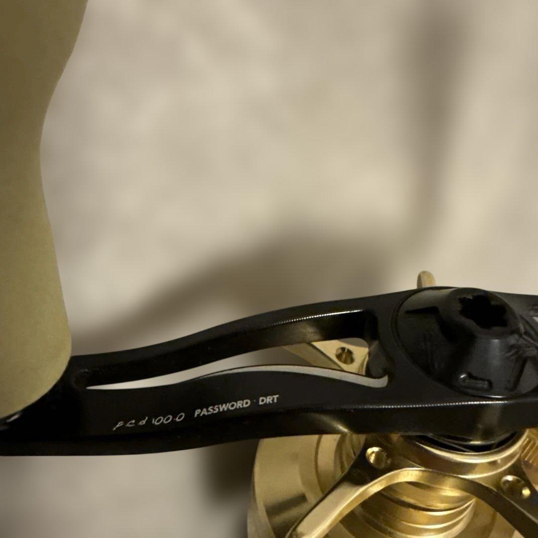 シマノ　22カルカッタコンクエスト200XG　DRTバリアルハンドル100付き