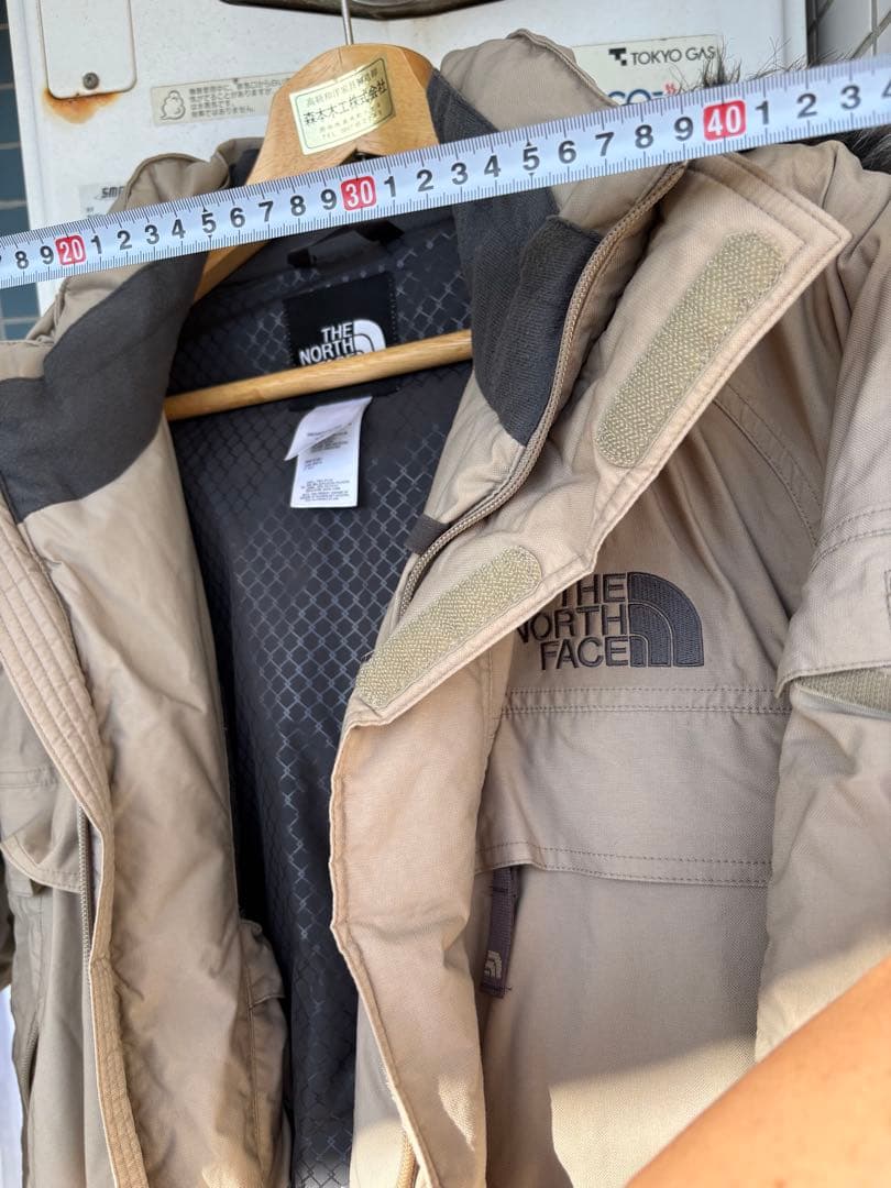 THE NORTH FACE ベージュダウンジャケット