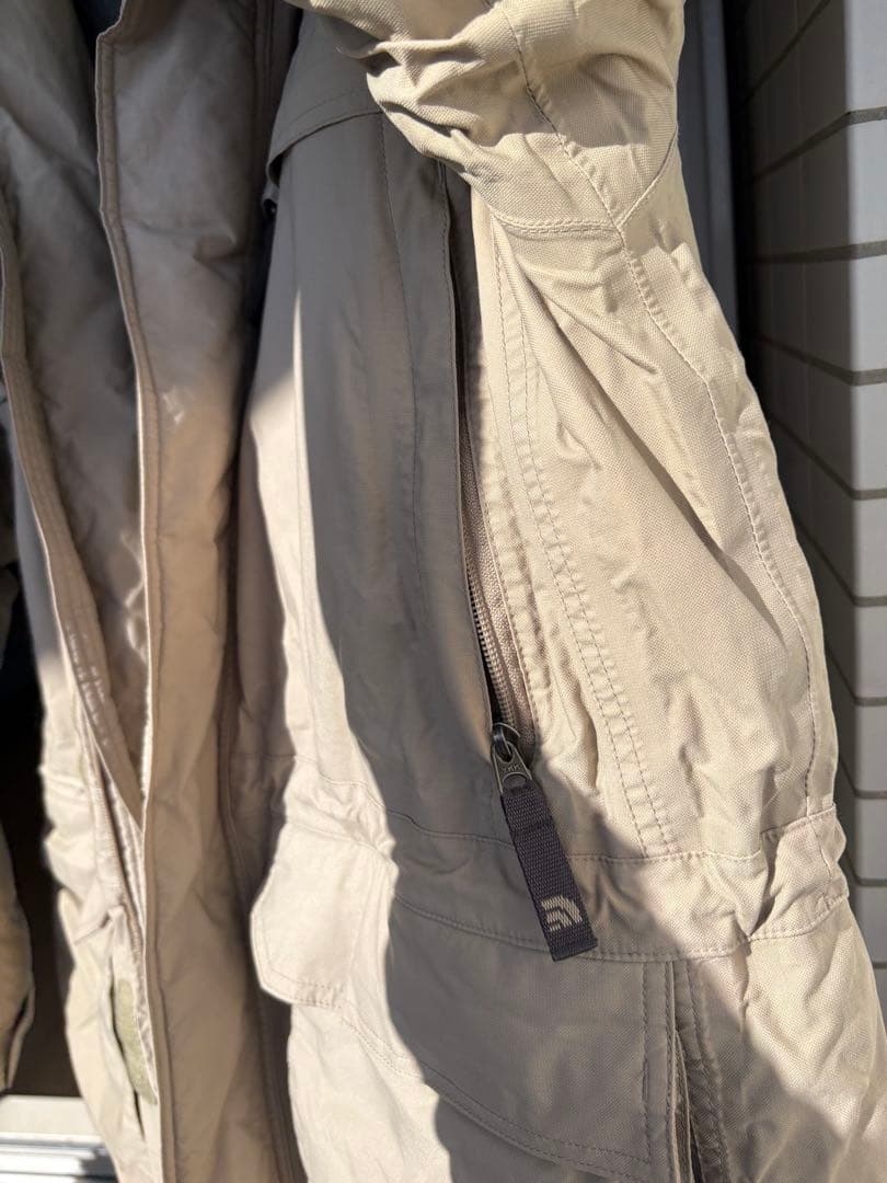 THE NORTH FACE ベージュダウンジャケット