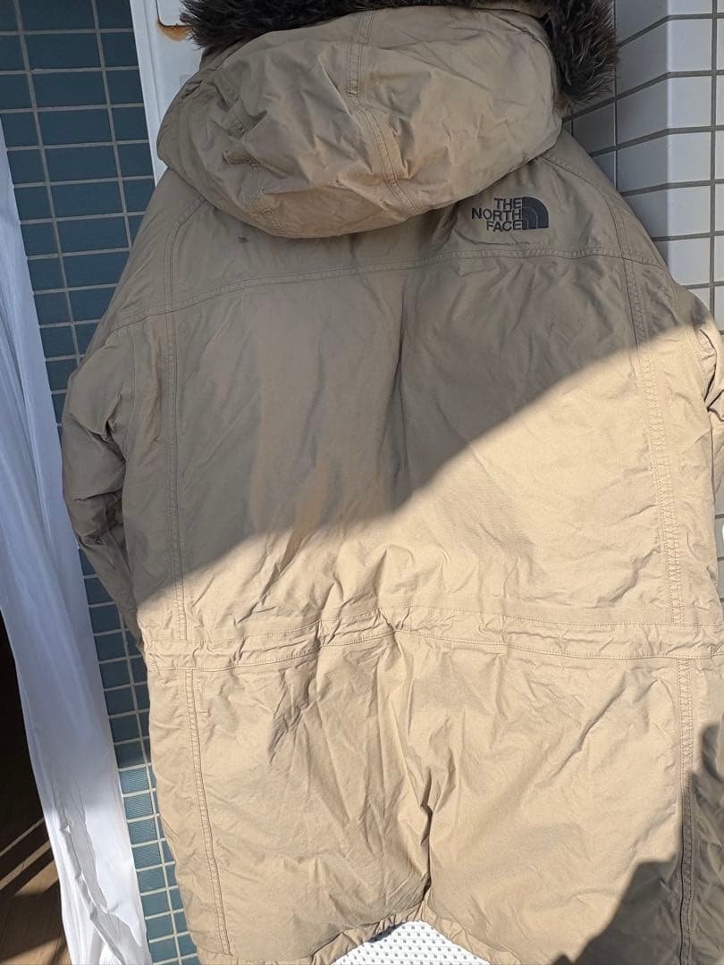THE NORTH FACE ベージュダウンジャケット