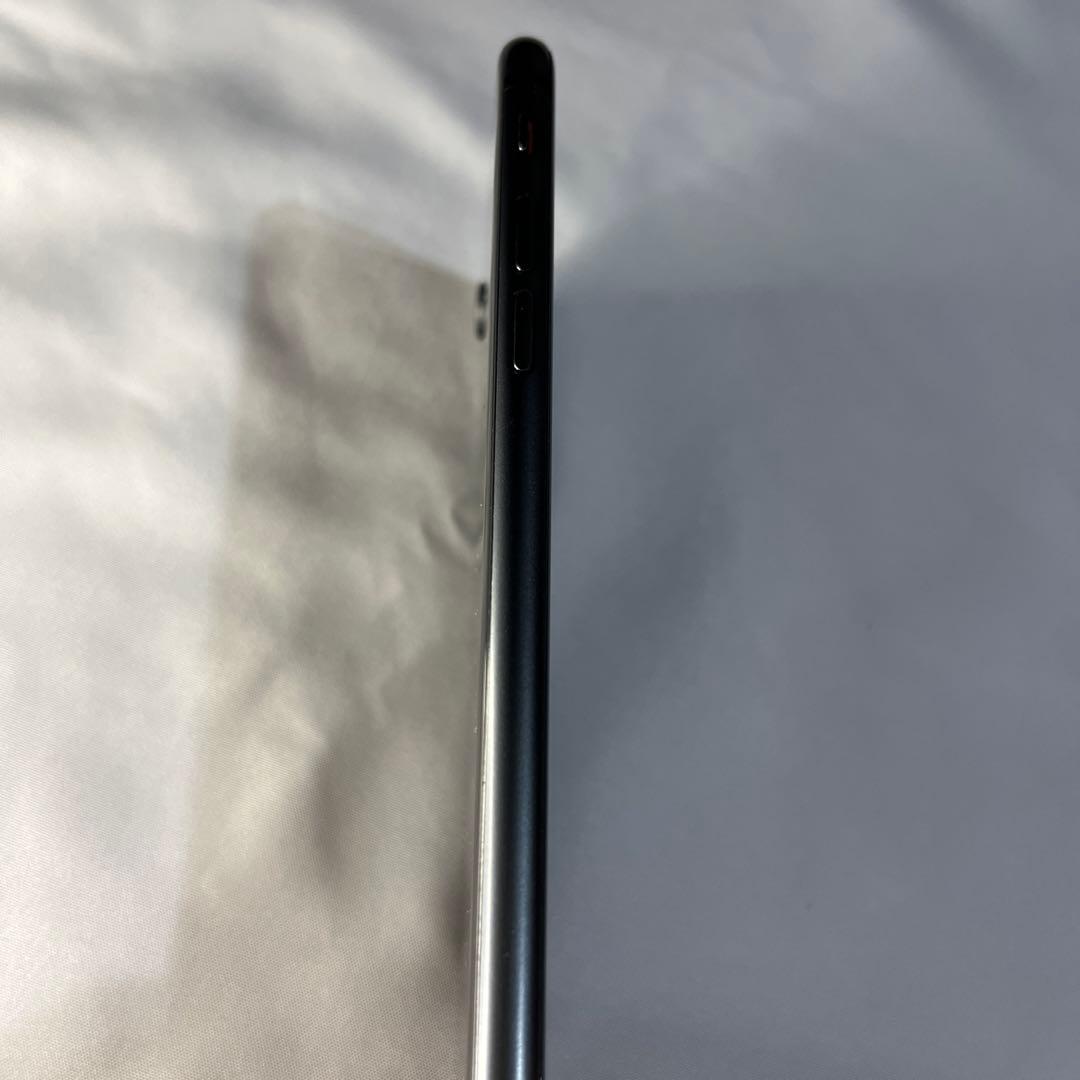 Apple iPhone 8 auSIMロック解除済