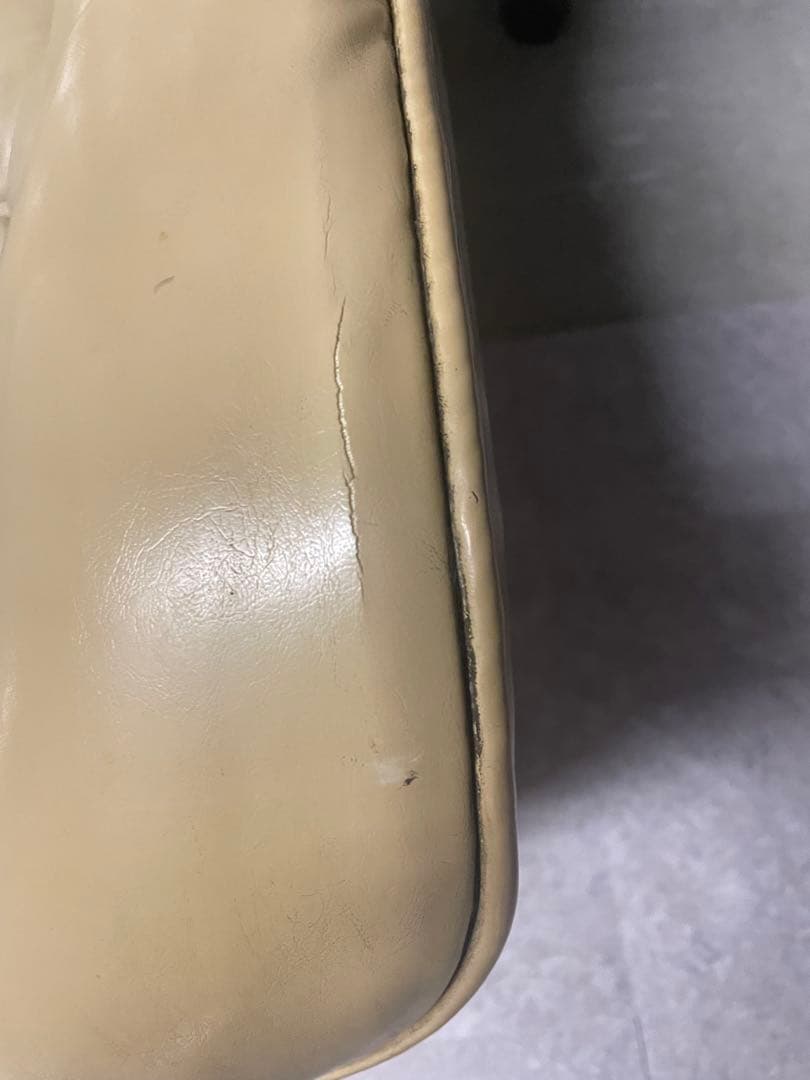 ラウンジソファ　フジファニチアFUJI FURNITURE 合皮　レトロ　1脚