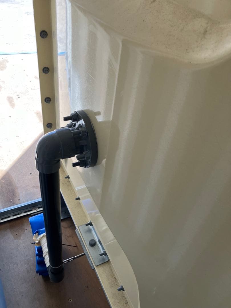 【中古品】FRPベージュ貯水タンク