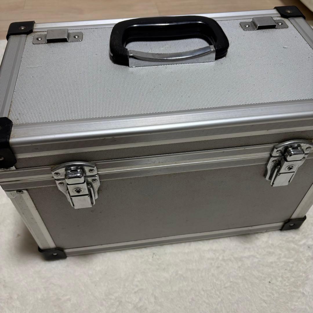 アルミケース付き　カメラ