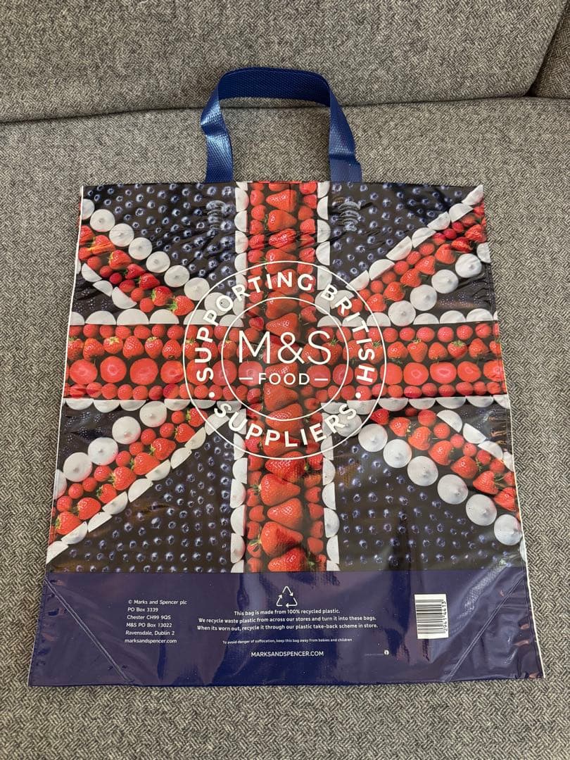 アニヤハインドマーチ⭐︎ミニバッグ＆マークス＆スペンサー⭐︎ショッピングバッグ