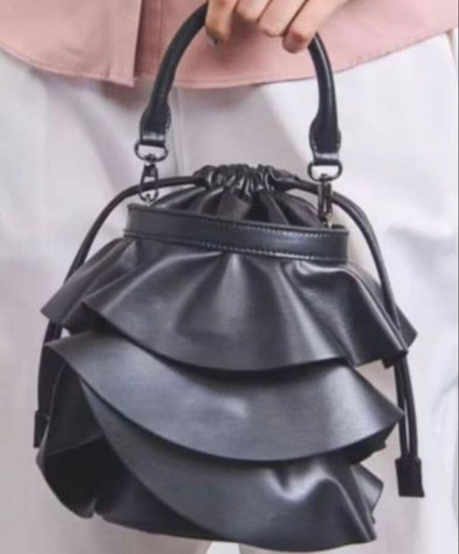 【suzuhumm】美品 ユナイテッドアローズ フリルバケット ブラック