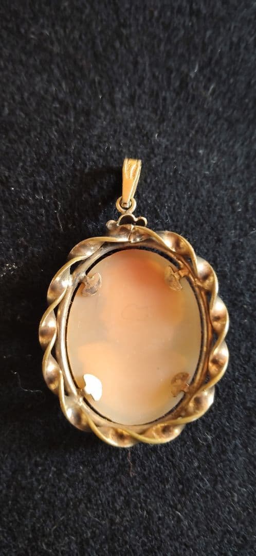 ロンドンで求めたアンティークカメオヘッド