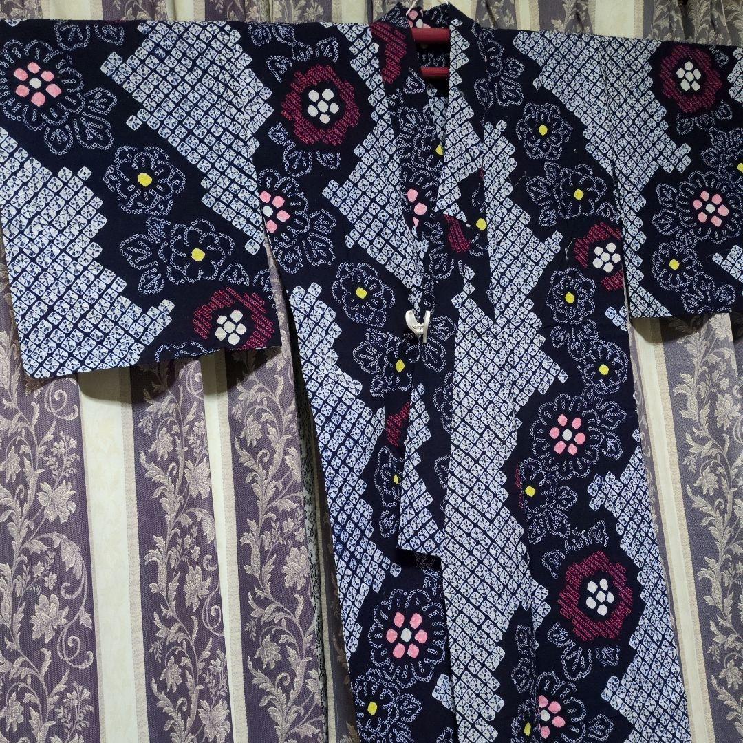 未使用に近　日本人の手縫い木綿　藍染　総絞り浴衣です。