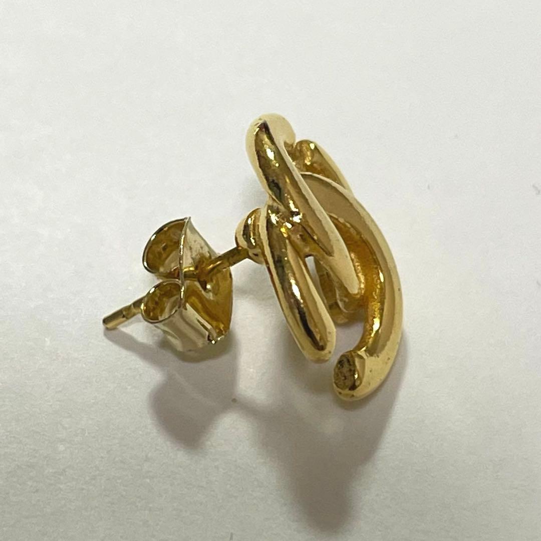 極美品【片耳】 CHANEL ココマーク ピアス ゴールド　01 P 刻印あり
