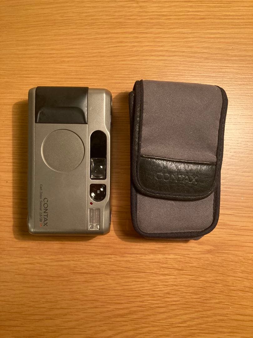 CONTAX T2 35mm コンパクトカメラ (Carl Zeiss)