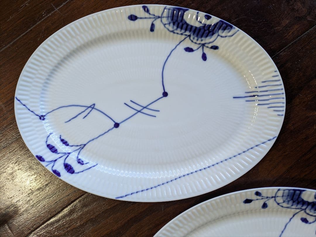 レアデザイン！2枚ペア　ロイヤルコペンハーゲン ブルーフルーテッドメガ　オーバル